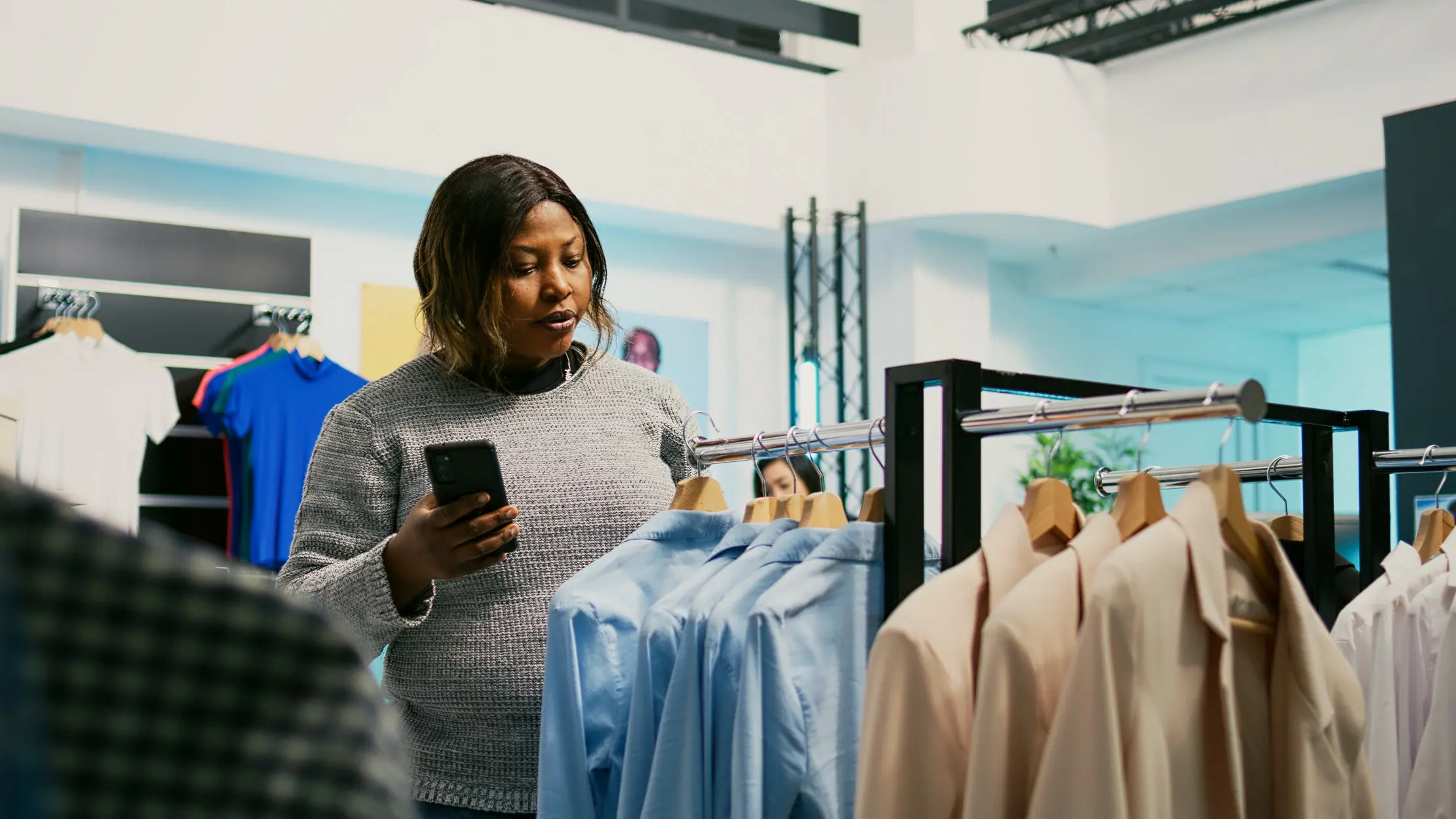Customer checking online stock availability, which depends on accurate inventory records
